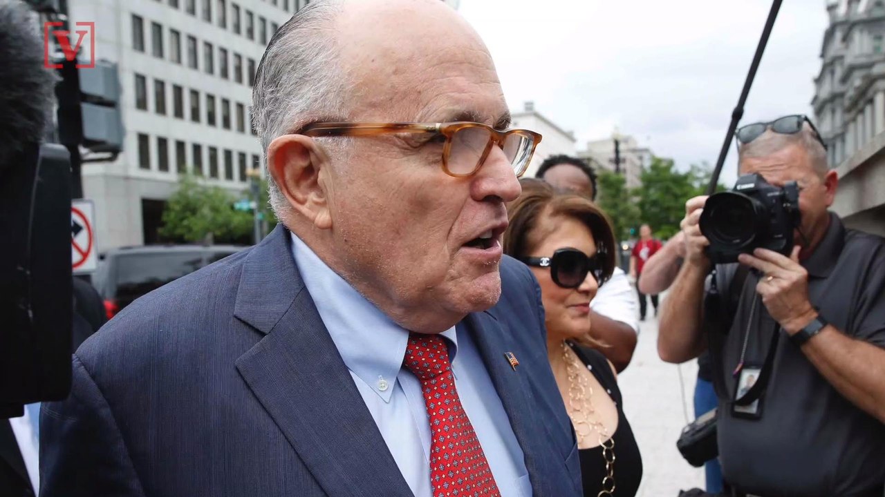 Giuliani: Robert Mueller 'Clearly Doing a Comey' If He Doesn't File Report by September