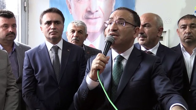 Bozdağ: 'HDPlilere, PKKlılara, CHPlilere miting serbest, AK Partililer olduğu zaman yasak' - ANKARA