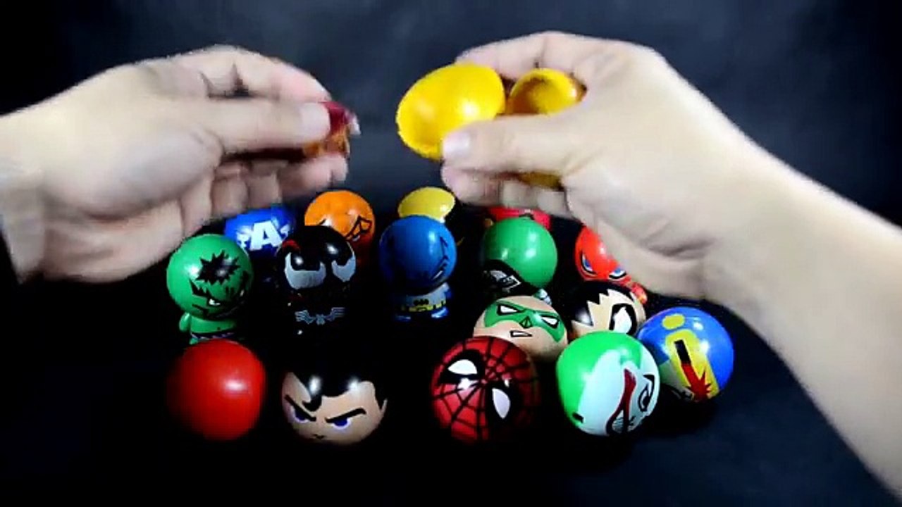 Surprise Eggs Marvel vs DC Buildable Figurines Avengers vs Justice League Tomy Capsules