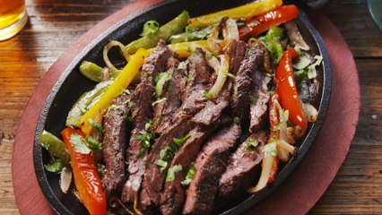 Here's How To Make Chili's Steak Fajitas At Home