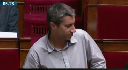 "La chemise dans le pantalon s'il-vous plaît !" : François Ruffin se fair reprendre à l'Assemblée
