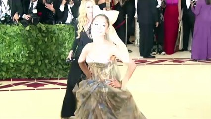 Ariana Grande est en couple avec un acteur