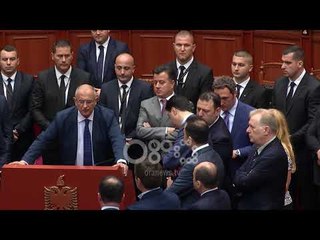 Ora News - Facebook parlament, seanca e 31 majit