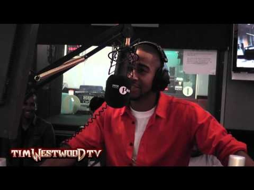 Omarion talking to the ladies - Westwood