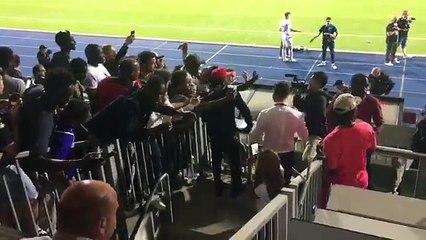 Sadio Mané a posé pour les fans au stade Josy-Barthel apres Luxembourg- Sénégal. @lessentiel LUXSEN @FootballSenegal