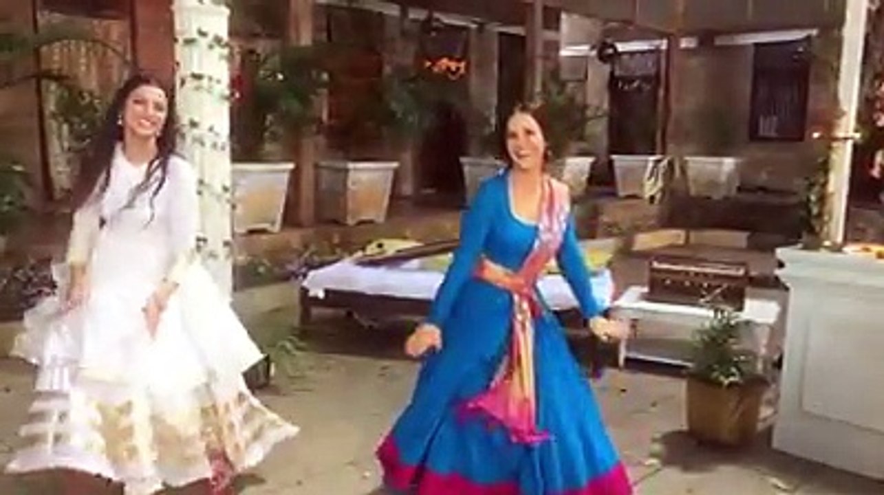 Me & @divyakhoslakumar in between the takes of Bulbul the short film❤️Watch it on YouTube: https://youtu.be/vIA73i3Juwk ...#bulbul #tseries #shortfilm #