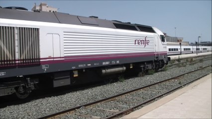 Locomotora 334.026.2. #frikitrenes #fotoferroviaria #railfan #trainspotters