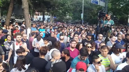 Gürcistan'da Cinayet Davasındaki Tahliye Kararına Binlerce Kişiden Protesto