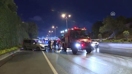 Kaza Yapan Otomobil Yandı