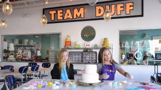Cake designing with Lauren at Duffs Cakemix!