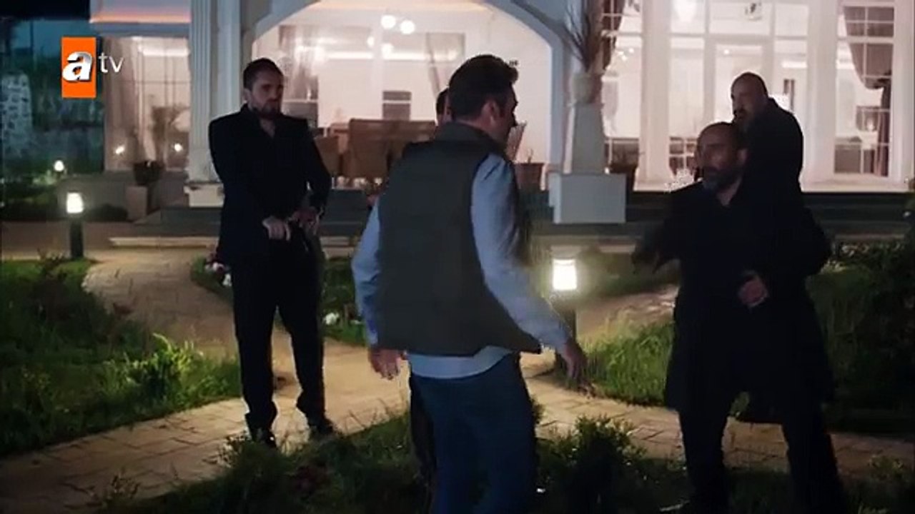 Tahir, Berrakı kurtarmaya gidiyor - Sen Anlat Karadeniz 16. Bölüm