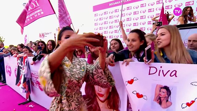 Премия RU.TV 2018: Провальные наряды, «голые платья» и сколько весят звезды