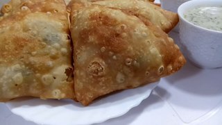 Aloo Samosa| Punjabi Samosa| Veg Samosa| Easy Recipe| By Safina's Kitchen.