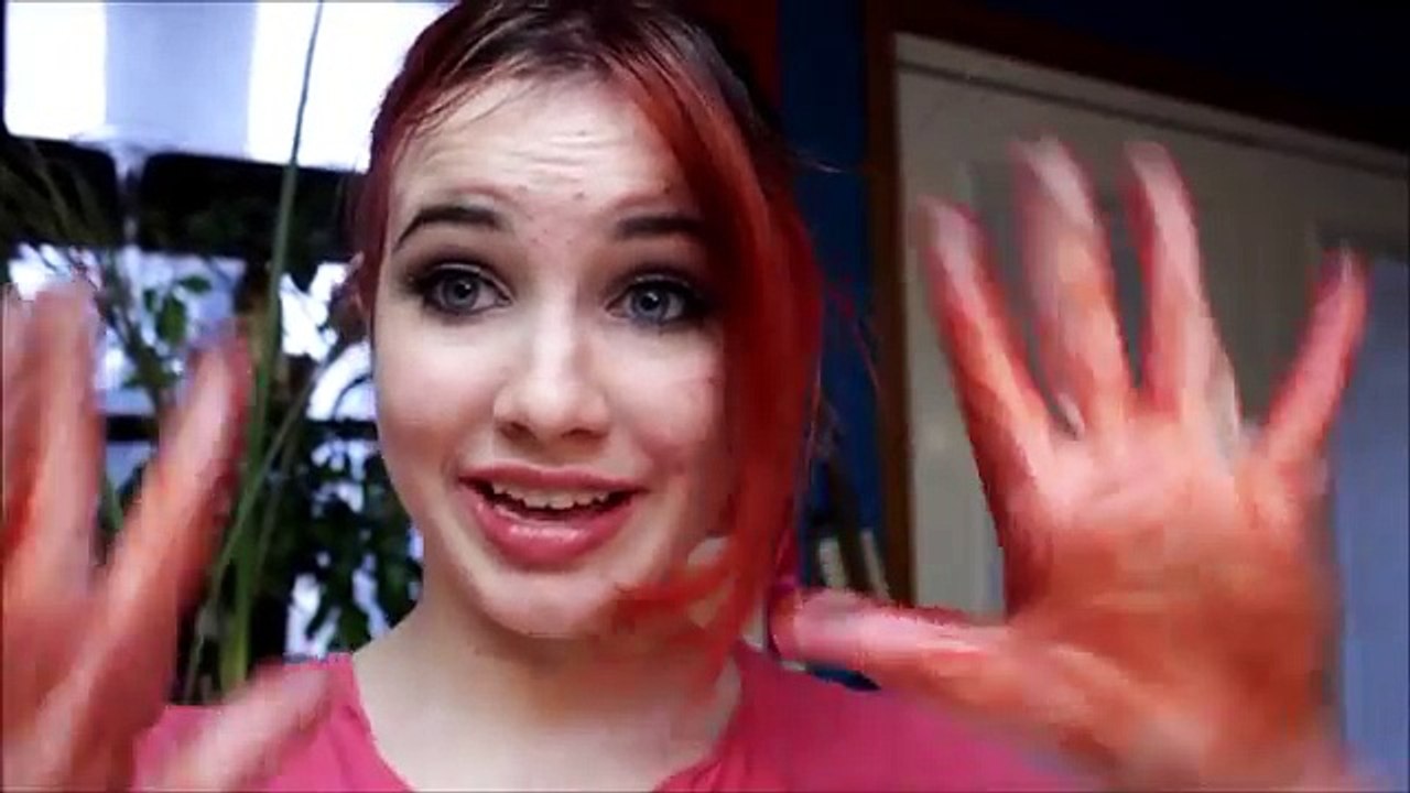 DIY: How to temporarily dye your hair with food coloring