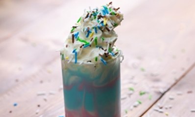 طريقة تحضير ميلك شيك على هيئة ألعاب نارية