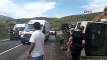 Erzincan'da Çevik Kuvvet Polislerini Tasiyan Midibus Devrildi 10 Yaralı