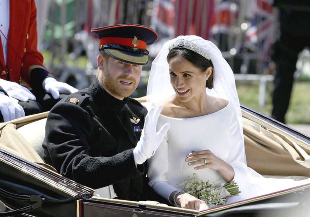 Prens Harry ve Meghan Markle 40 Milyonluk Düğün...