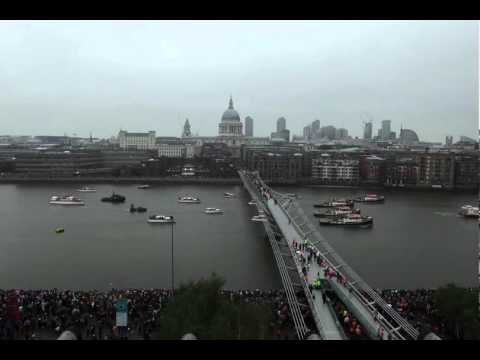 Jubilee Flotilla time lapse London 2012