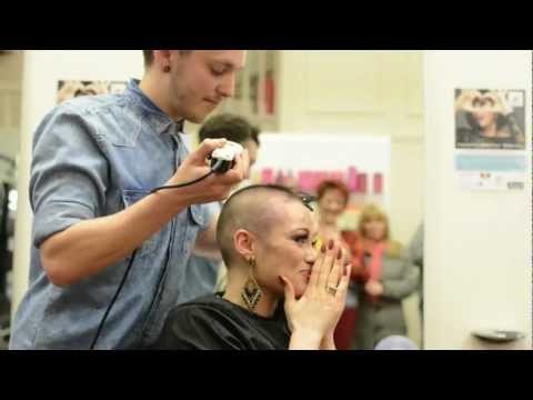 Jessie J lookalike shaves her head to copy her idol