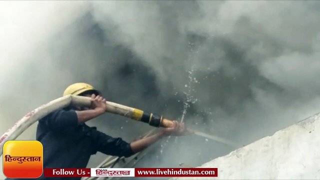 वनभूलपुरा में कबाड़ी के गोदाम में लगी आग, लाखों का नुकसान