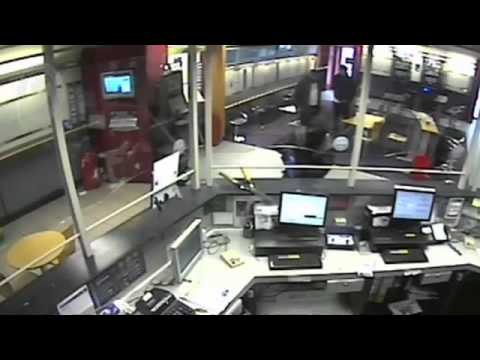 Bungling robbers fluff attempt to rob bookies