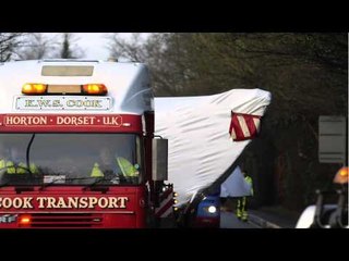 Disused Boeing 747 transported by road - time lapse