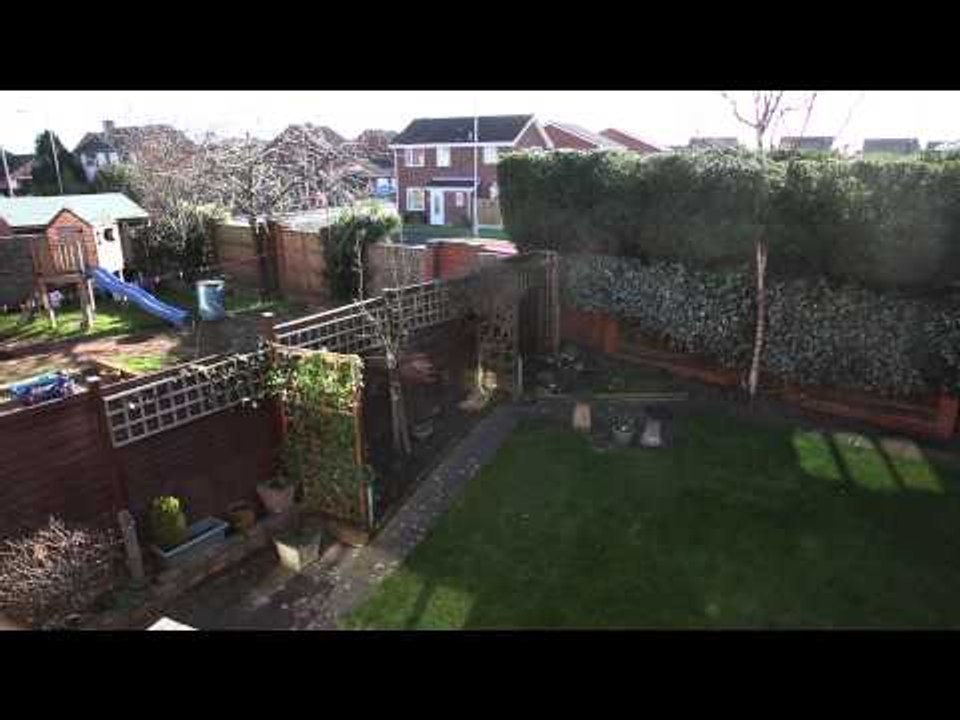 Snooty residents claim human rights breached – double-decker passengers can peer into their bedroom