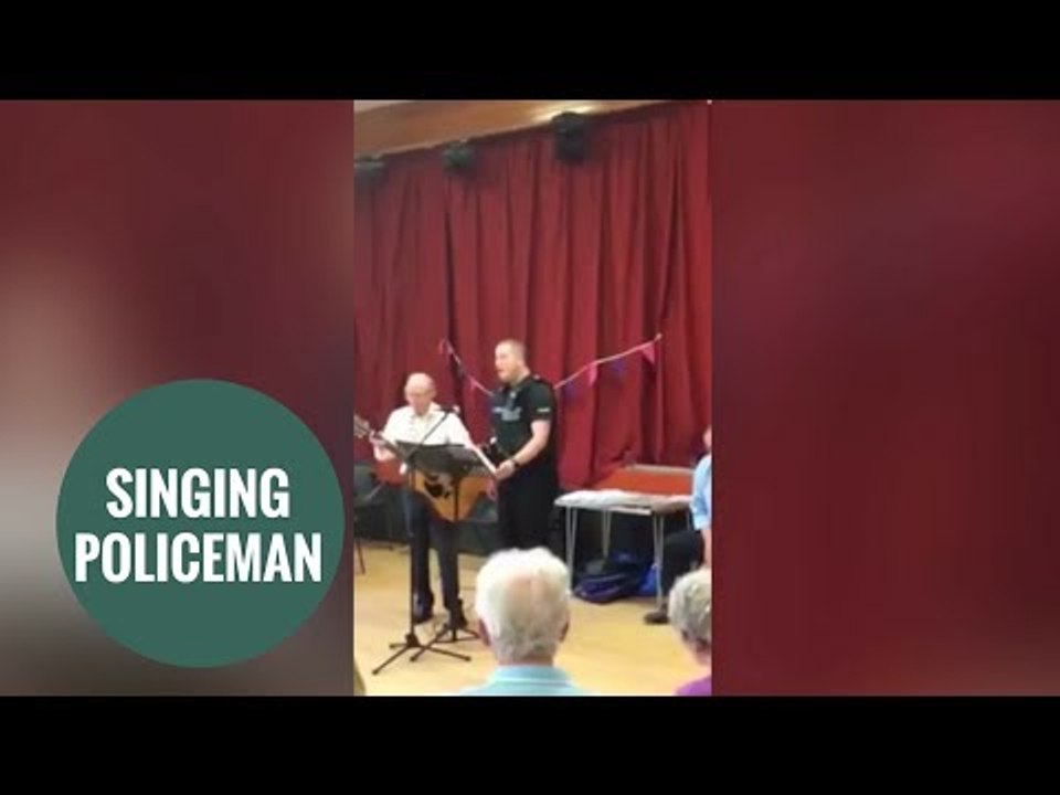 Singing policeman impresses thousands with his phenomenal voice