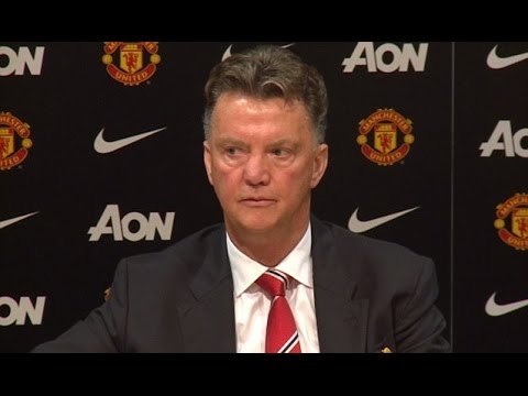 Louis Van Gaal Loses His Cool When Journalist Questions His Decision To Make Rooney Captain