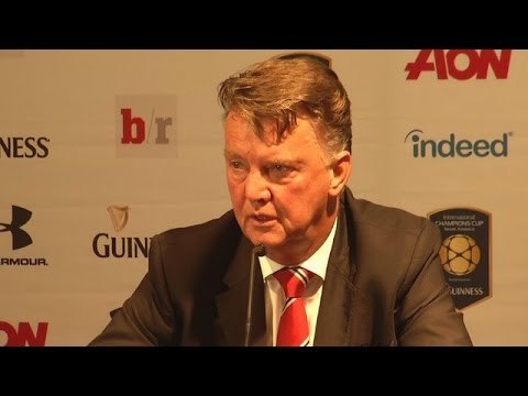 Manchester United - Louis Van Gaal Calls Chris Smalling 'Mike' & Talks About Wayne Rooney As Captain