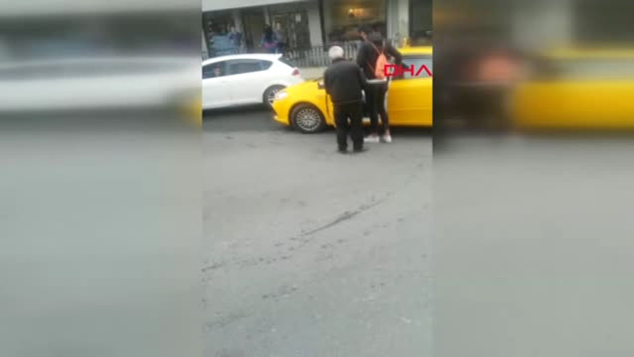 İstanbul- Polise Küfür Ederek Kaçan Taksiciye Adli İşlem Başlatılarak Para Cezası Kesildi