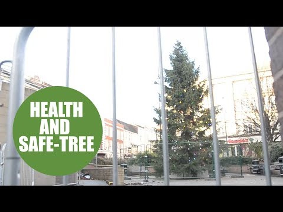 Furious shoppers have blasted council chiefs for erecting two steel security fences