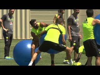 Chelsea Players Prepare To Take On Liverpool In Los Angeles