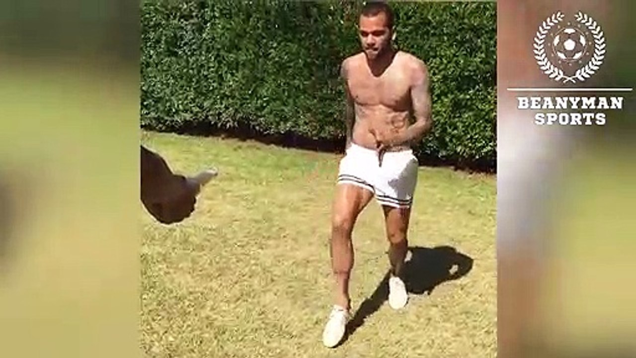 Dani Alves Opens A Beer Bottle With A Scissor Kick!
