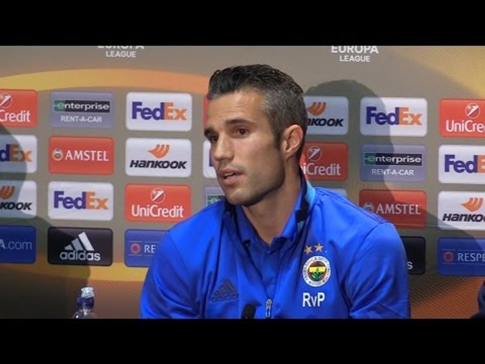 Robin van Persie Says He Could Still Be A Manchester United Player Had Sir Alex Ferguson Not Retired