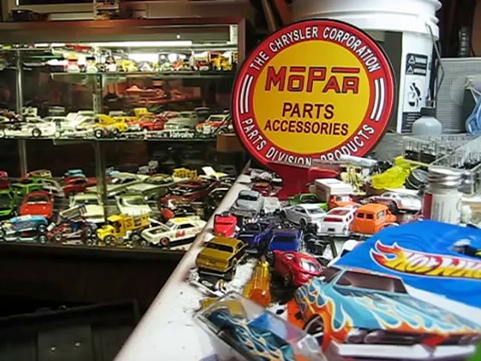 How to De-Blister a Hot Wheel Car