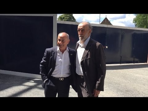 Tottenham Greats Ossie Ardiles & Ricky Villa Head Into White Hart Lane For Final Match