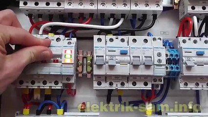 Распределительный щит квартиры 380В неотключаемые линии. Защита холодильника от скачков напряжения