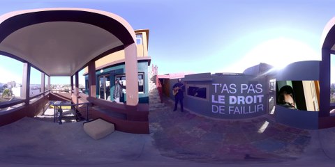 Didier Awadi interprète "La Mission" dans la maison Ousmane Sow