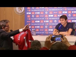 Antonio Conte Victim Of Press-Conference Prank By Italian Presenter!