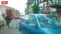 Krimi pushton rrugët e Londrës, çiklisti sulmon me thikë drejtuesin e makinës (360video)