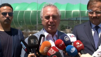 Çavuşoğlu, günde 15 bin kişiye hizmet verecek olan hastanenin yapım çalışmalarını inceledi