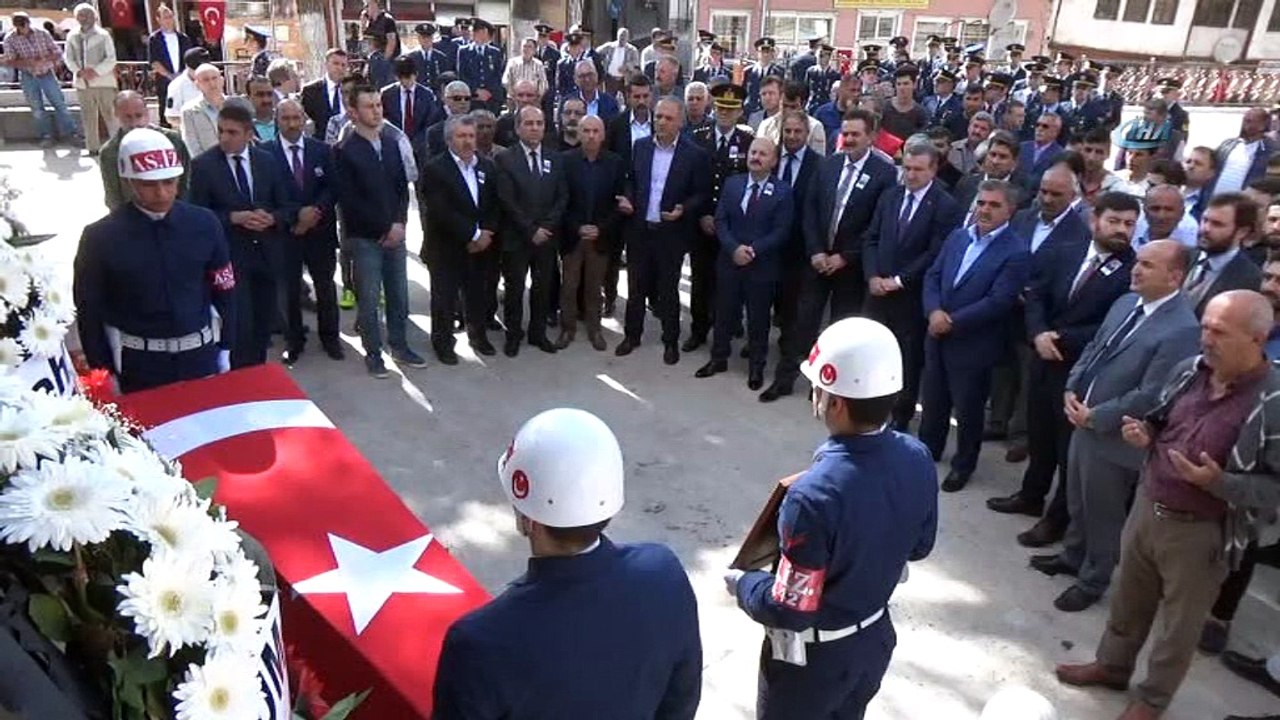 Amasya şehidini uğurluyor
