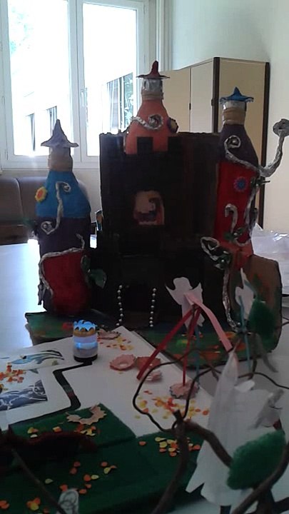 Défi scientifique du Vaucluse - Robot conteur - Ecole Robert Desnos d'Entraigues - CE2a