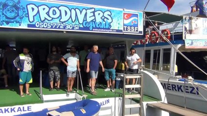 Onlarca gönüllü dalgıç kayıp balıkçıları arıyor