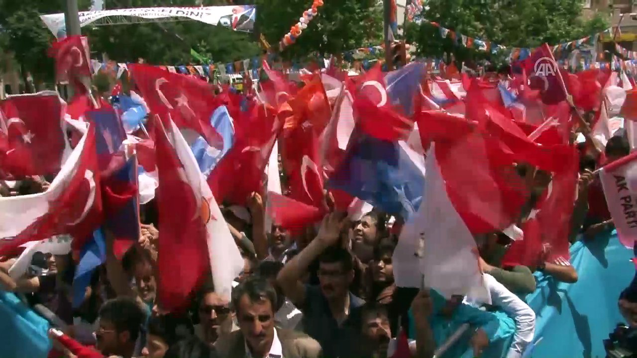 Başbakan Yıldırım, Elazığ Valiliğini ziyaret etti
