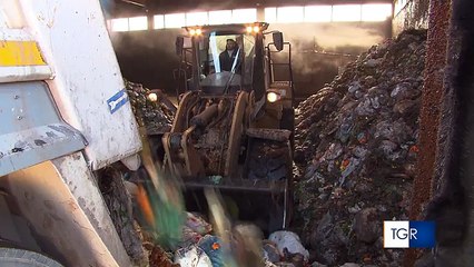 Troppa indifferenziata a Roma, 5 milioni di tonnellate in Puglia. La colpa non è della Raggi ma di chi non differenzia