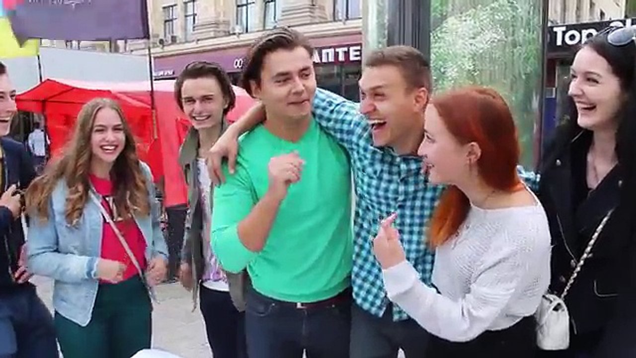 Пранк: Поцелуй за 1 грн