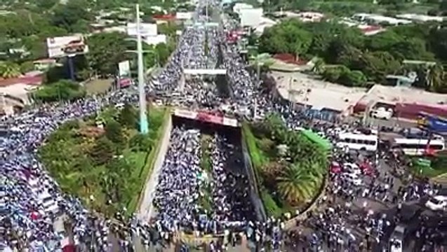 La madre de todas las marchas se apodera de Managua, en motocicletas, a pie, en bicicleta, en carros y en camiones, así marchan los nicaragüenses en apoyo a l