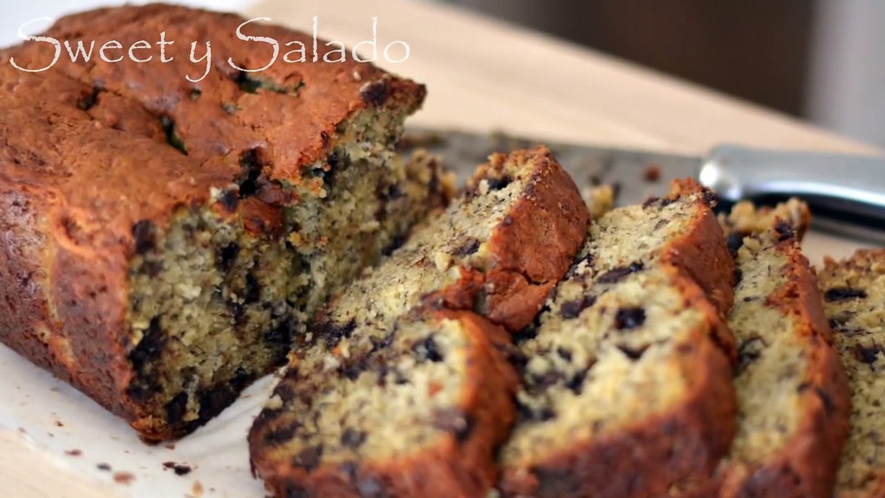 Chocolate Chip Banana Bread Recipe - How To Make Banana Bread - Sweet y Salado